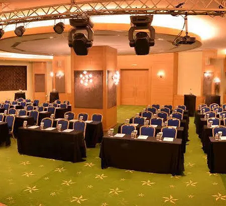 Grand Pasha Luxury & Casino 酒店