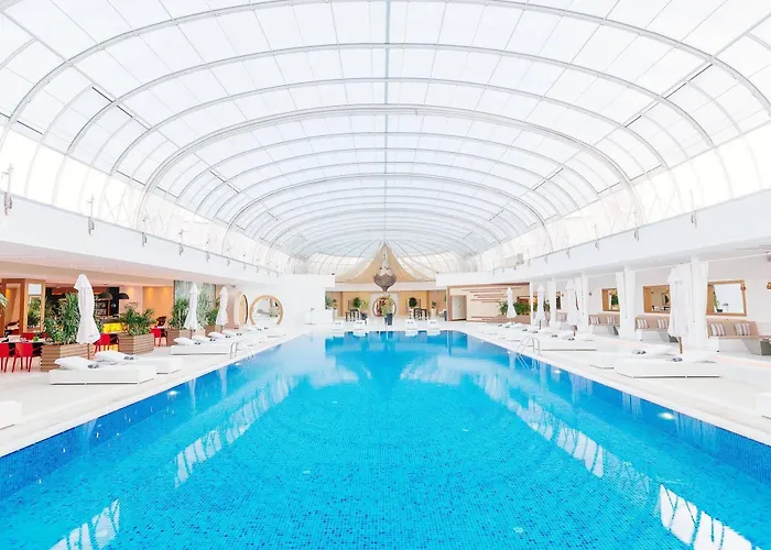 Grand Pasha Luxury & Casino מלון ניקוסיה