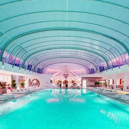 Hotel Grand Pasha Luxury & Casino